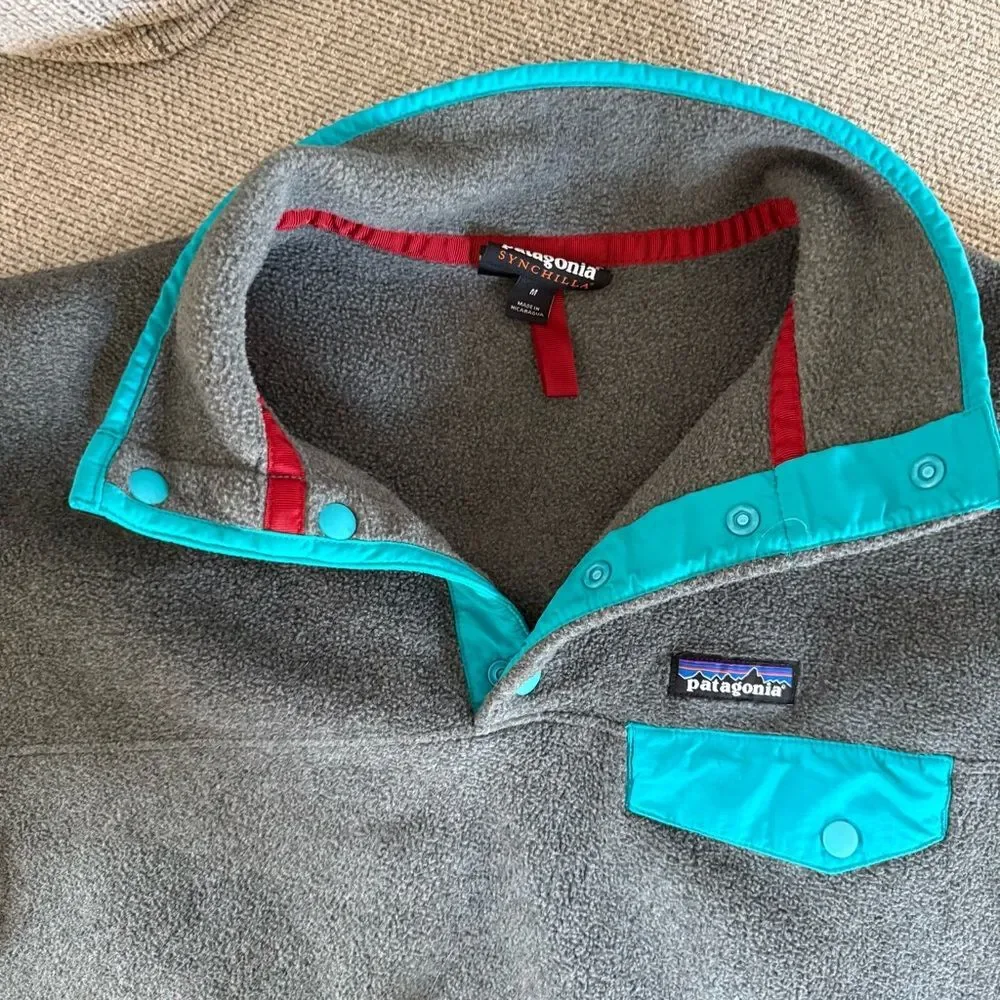 Patagonia Lightweight Synchilla Snap-T Pullover
In Nickel W/Epic Blue M - Picture 10 of 10